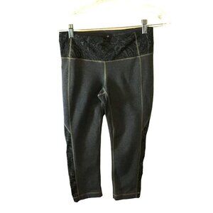 Athleta Revelation Leggings Capri Gray with Black Paisley Women's Sz Small Gym
